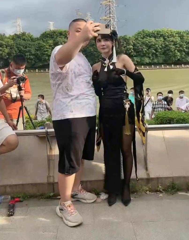 萝莉直播苹果版的简单介绍-第2张图片-太平洋在线下载